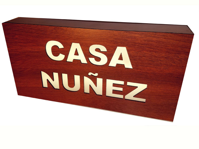 Carteles de madera luminosos